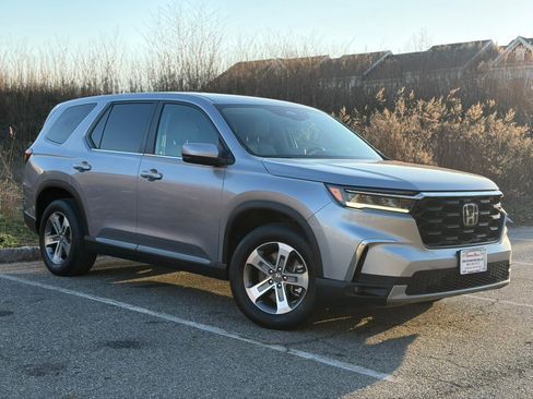 Used 2023 Honda Pilot EX-L image 2