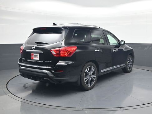 Used 2019 Nissan Pathfinder Platinum image 7