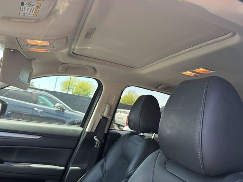 Used 2018 MAZDA CX-5 Touring w/ Preferred Equipment Package FWD image 8