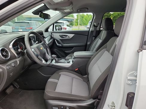 Used 2025 Chevrolet Blazer LT AWD/4WD image 13
