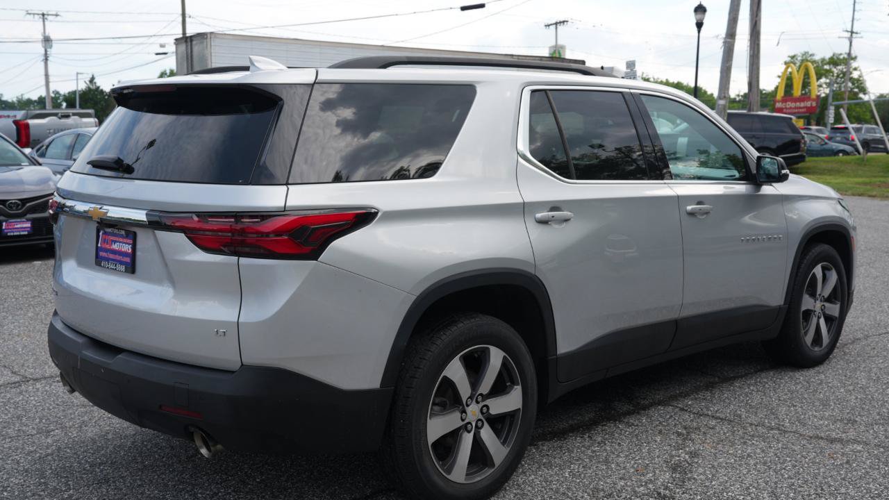 Used 2022 Chevrolet Traverse LT w/ LT Premium Package AWD/4WD image 5