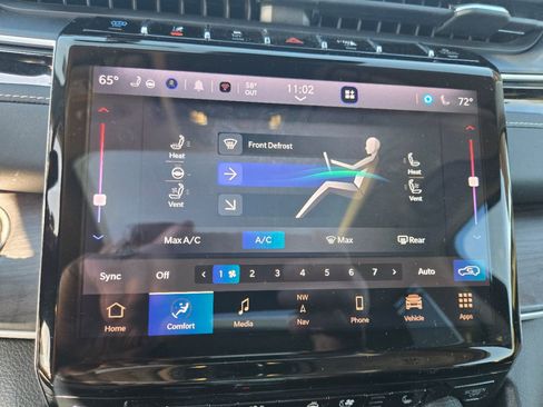 Used 2022 Jeep Grand Cherokee Limited 4xe w/ Luxury Tech Group II image 12