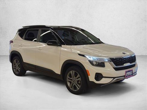 Used 2021 Kia Seltos S FWD image 3