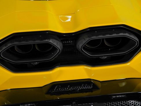 Used 2024 Lamborghini Revuelto AWD/4WD image 22