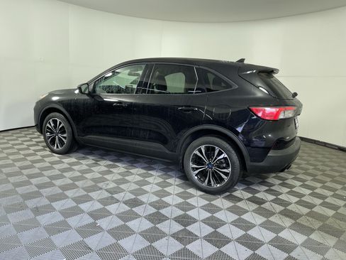 Certified 2022 Ford Escape SE w/ SE Sport Appearance Package AWD/4WD image 2