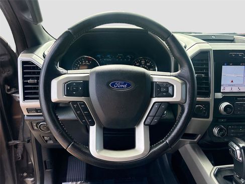 Used 2018 Ford F150 Lariat image 12