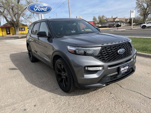 Used 2022 Ford Explorer ST w/ Equipment Group 401A image 4