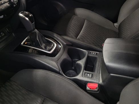 Used 2019 Nissan Rogue SV AWD/4WD image 26