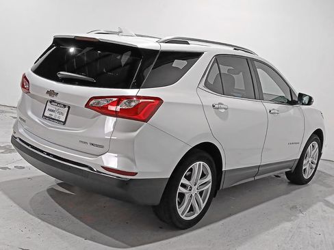 Used 2018 Chevrolet Equinox Premier image 6