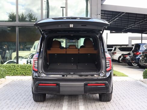 Used 2025 Nissan Armada Platinum Reserve image 7