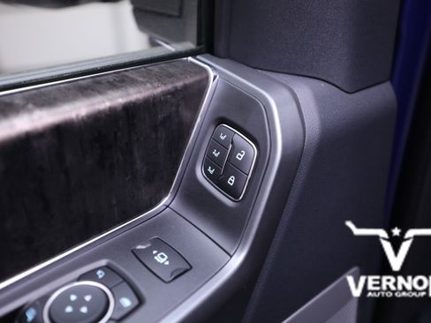 New 2026 Ford F250 Lariat w/ Black Appearance Package image 17