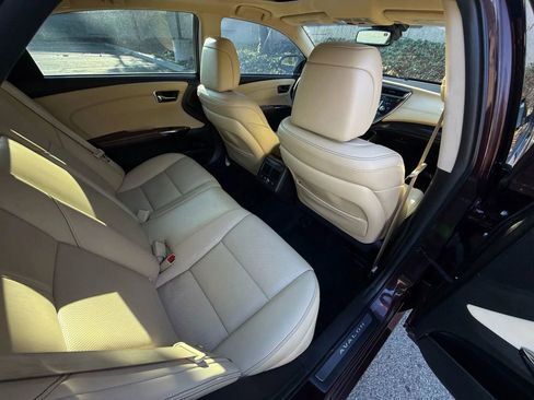 Used 2016 Toyota Avalon Limited image 45