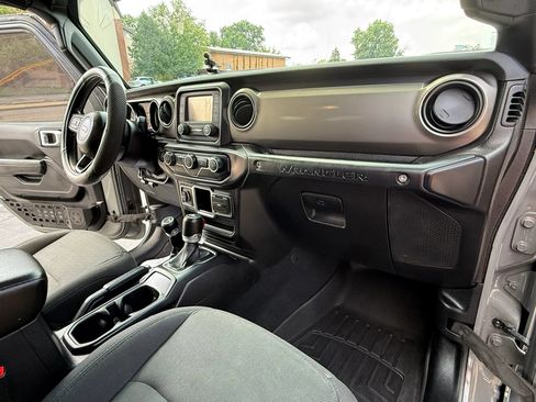 Used 2019 Jeep Wrangler Unlimited Sport AWD/4WD image 19