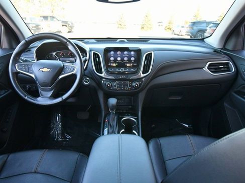 Used 2022 Chevrolet Equinox Premier FWD image 3
