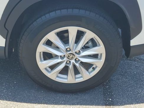 Used 2022 Toyota Corolla Cross LE w/ Moonroof Package FWD image 30