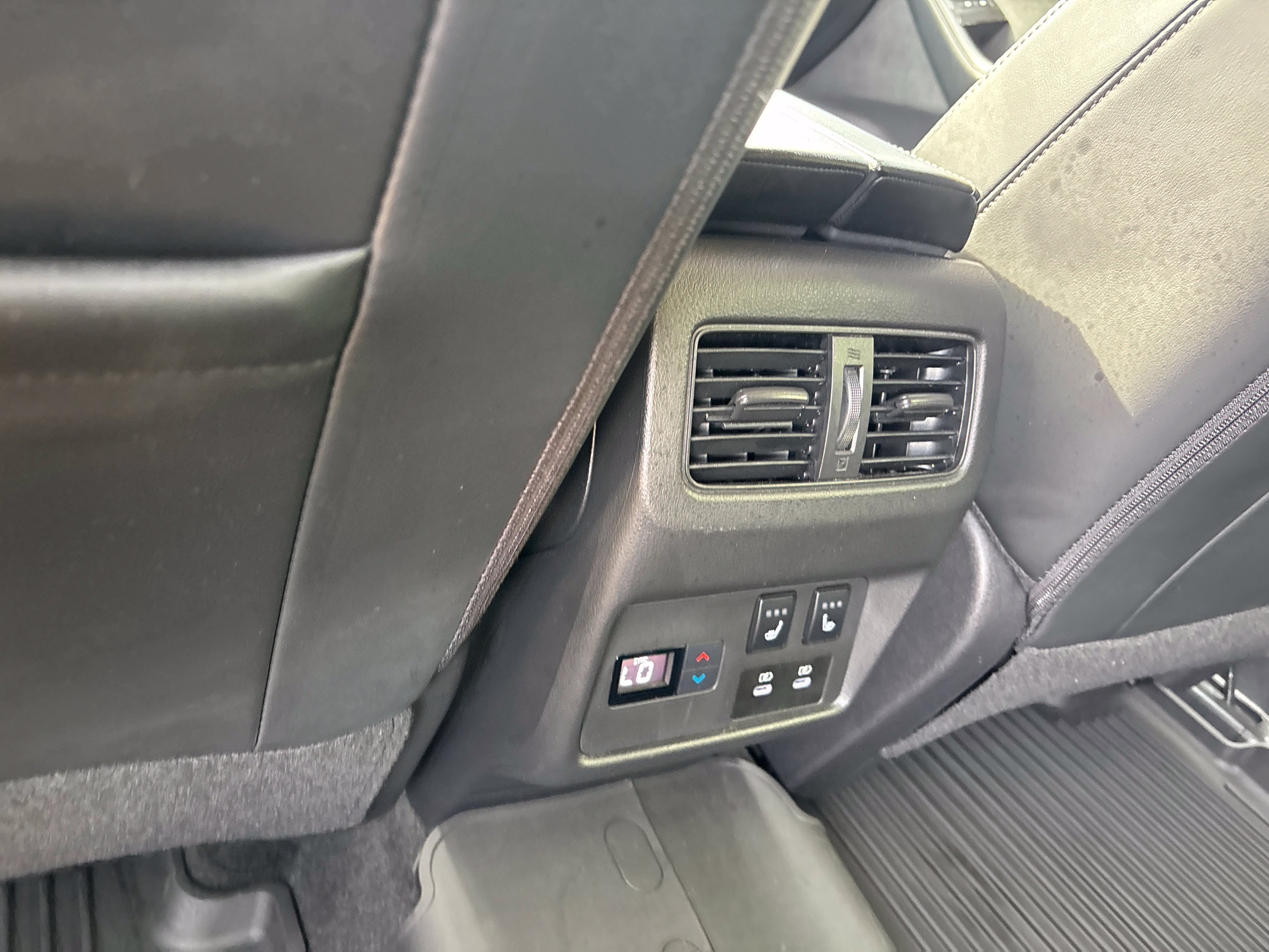 Used 2026 Nissan Rogue Platinum w/ Platinum Premium Package AWD/4WD image 49