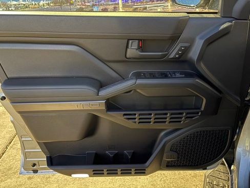 Used 2025 Toyota 4Runner TRD Off-Road Premium image 10