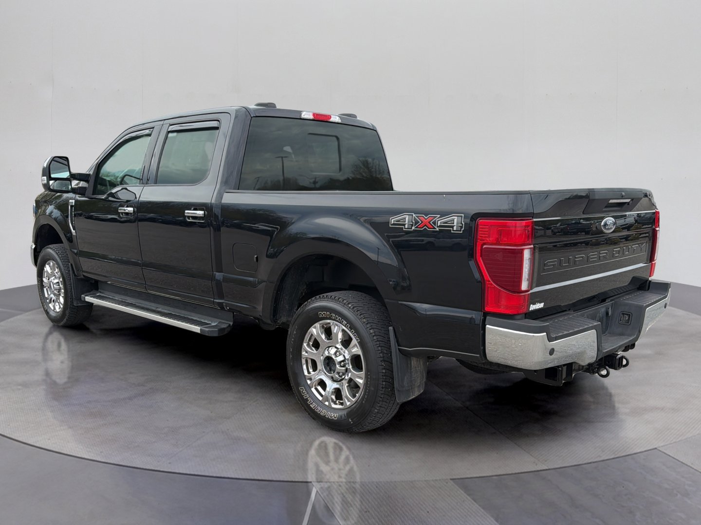 Used 2022 Ford F250 Lariat w/ Lariat Ultimate Package AWD/4WD image 3
