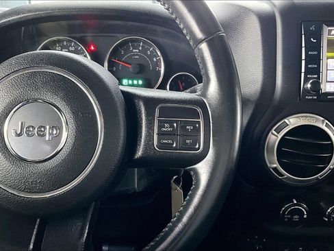 Used 2017 Jeep Wrangler Unlimited Rubicon w/ Dual Top Group AWD/4WD image 11