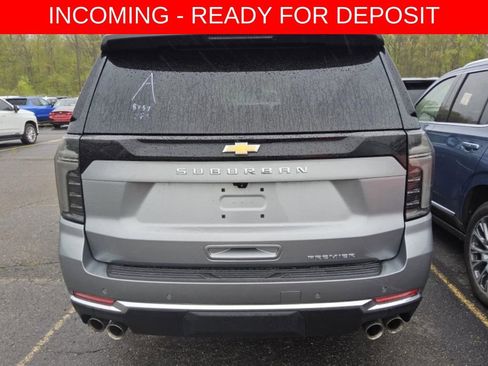Used 2025 Chevrolet Suburban Premier w/ Sun And Tow Package AWD/4WD image 14