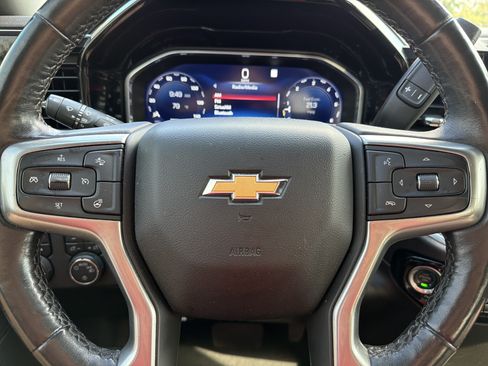 Used 2022 Chevrolet Silverado 1500 LT w/ Safety Package AWD/4WD image 13