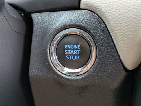 Used 2021 Toyota RAV4 Limited image 30