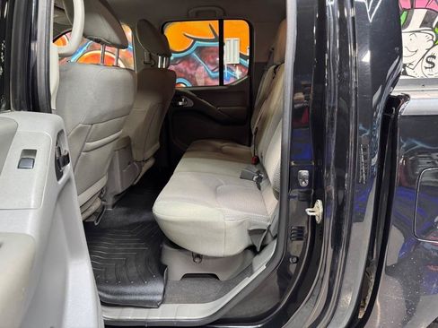 Used 2020 Nissan Frontier SV AWD/4WD image 13