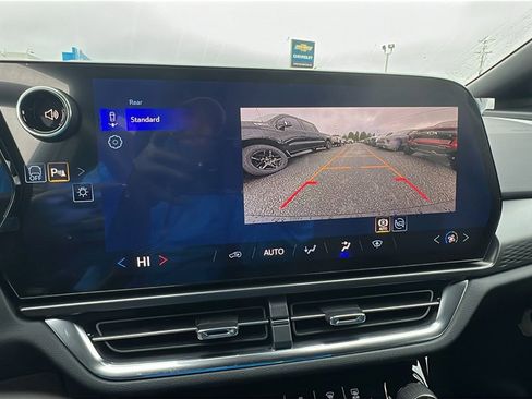 New 2026 Chevrolet Equinox EV LT image 25