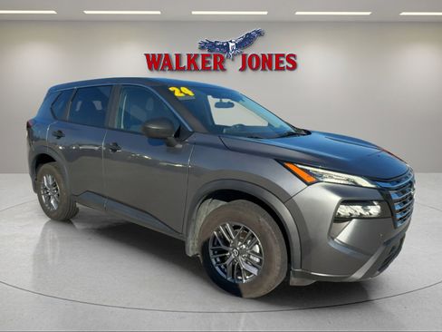 Used 2024 Nissan Rogue S image 1