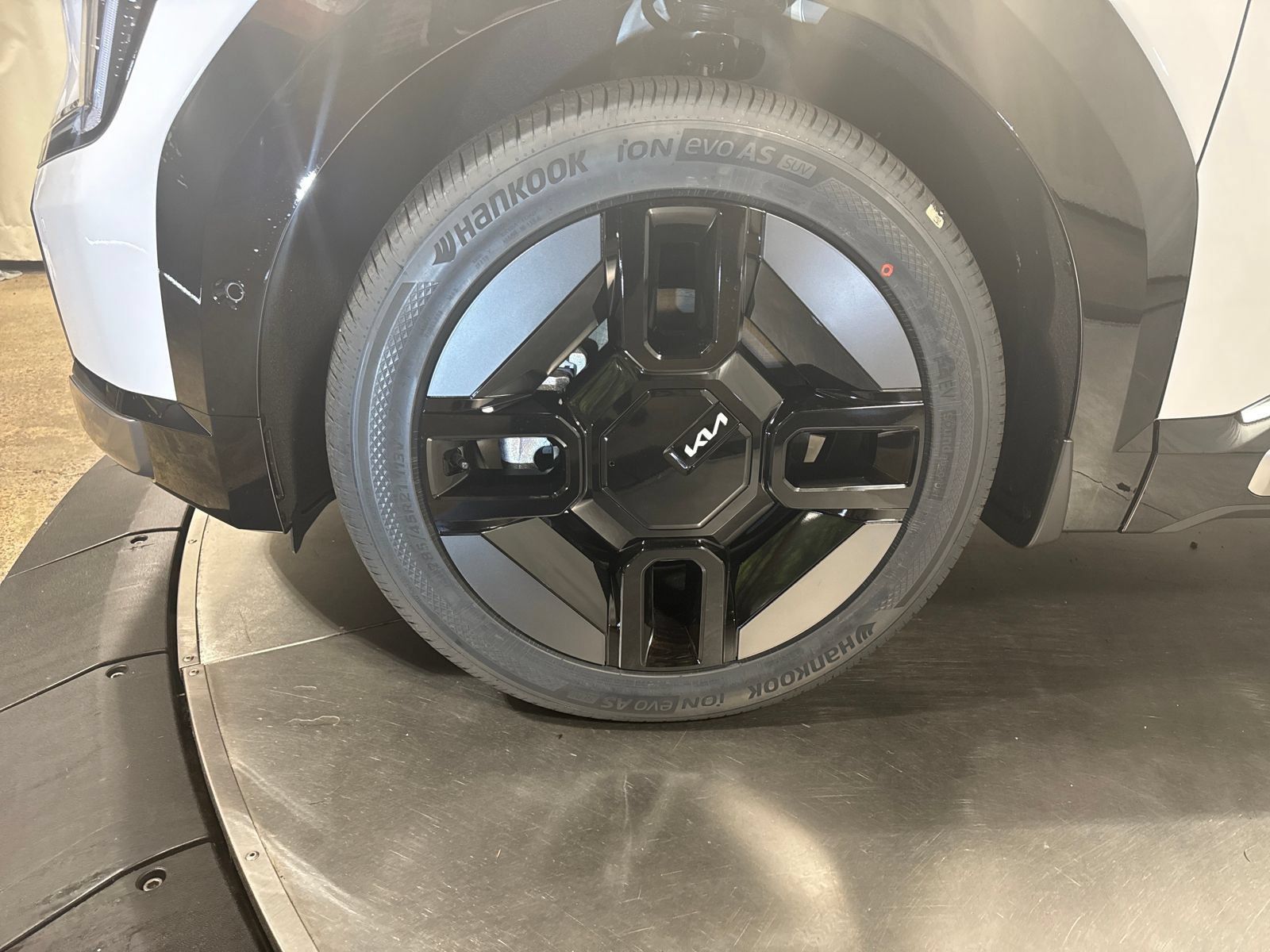 New 2026 Kia EV9 GT-Line AWD/4WD image 2