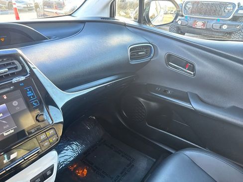 Used 2017 Toyota Prius Three Touring image 29