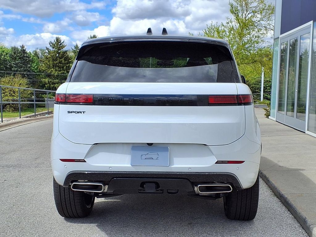 New 2026 Land Rover Range Rover Sport Dynamic SE AWD/4WD image 4