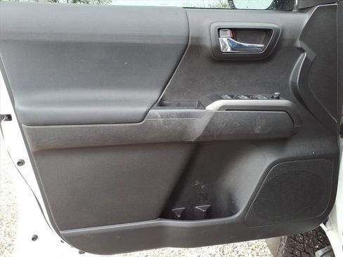 Used 2021 Toyota Tacoma TRD Off-Road w/ TRD Premium Off Road Package image 12