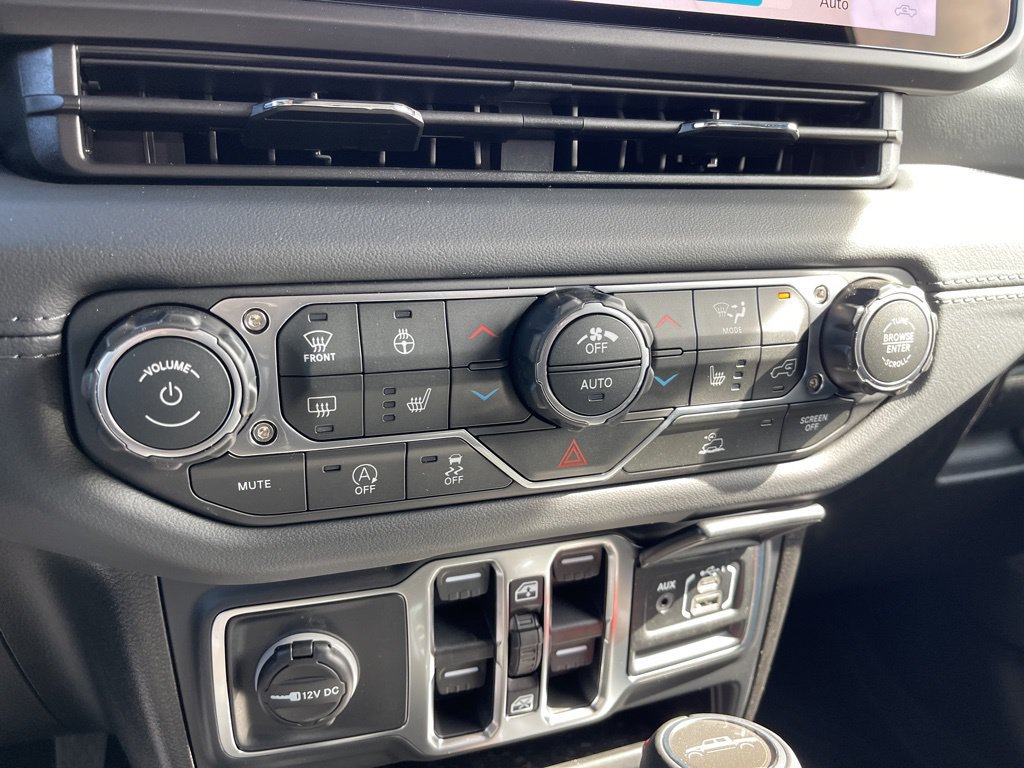 New 2026 Jeep Gladiator Sport AWD/4WD image 11