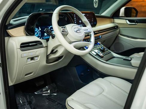 Used 2023 Hyundai Palisade Limited FWD image 9