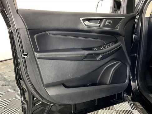 Used 2015 Ford Edge Titanium image 19