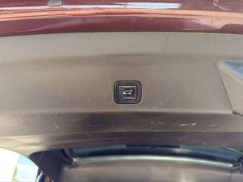 Used 2022 Chevrolet Suburban High Country AWD/4WD image 27