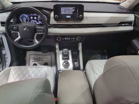 Used 2023 Mitsubishi Outlander SEL AWD/4WD image 17