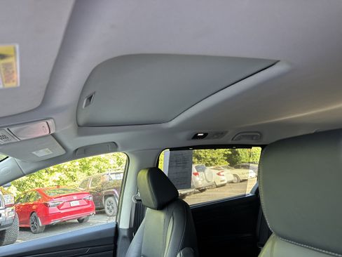 Used 2025 Honda Odyssey EX-L image 8