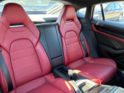 Used 2026 Porsche Panamera RWD image 18