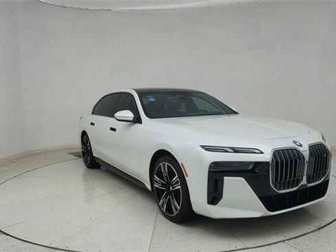 Used 2023 BMW i7 xDrive60 image 65