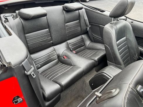 Used 2011 Ford Mustang Premium w/ 202A Rapid Spec Order Code RWD image 30