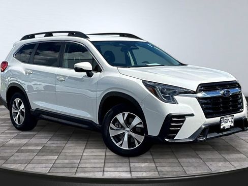 Used 2023 Subaru Ascent Premium AWD/4WD image 3