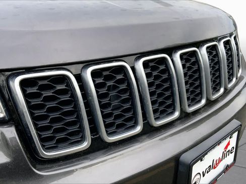 Used 2018 Jeep Grand Cherokee Limited AWD/4WD image 30