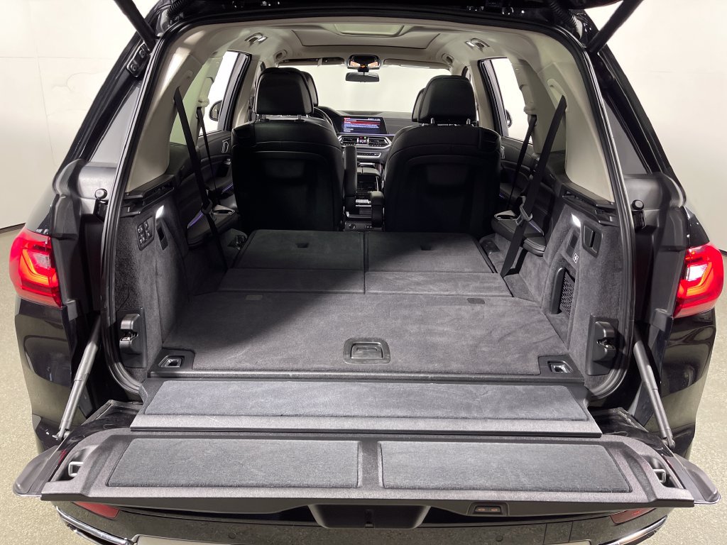 Used 2019 BMW X7 xDrive50i w/ Premium Package AWD/4WD image 10