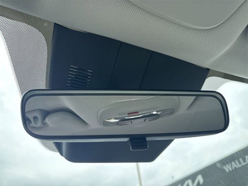 New 2025 Kia Sorento S image 38