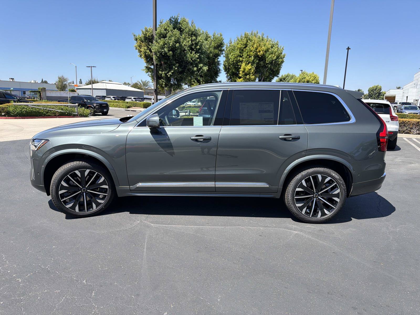 New 2027 Volvo XC90 B5 Plus AWD/4WD image 4
