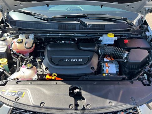 Used 2023 Chrysler Pacifica Pinnacle FWD image 17