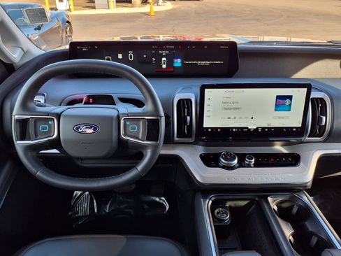 Certified 2025 Ford Expedition Max Active image 14