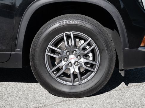 Used 2025 GMC Acadia Elevation image 30